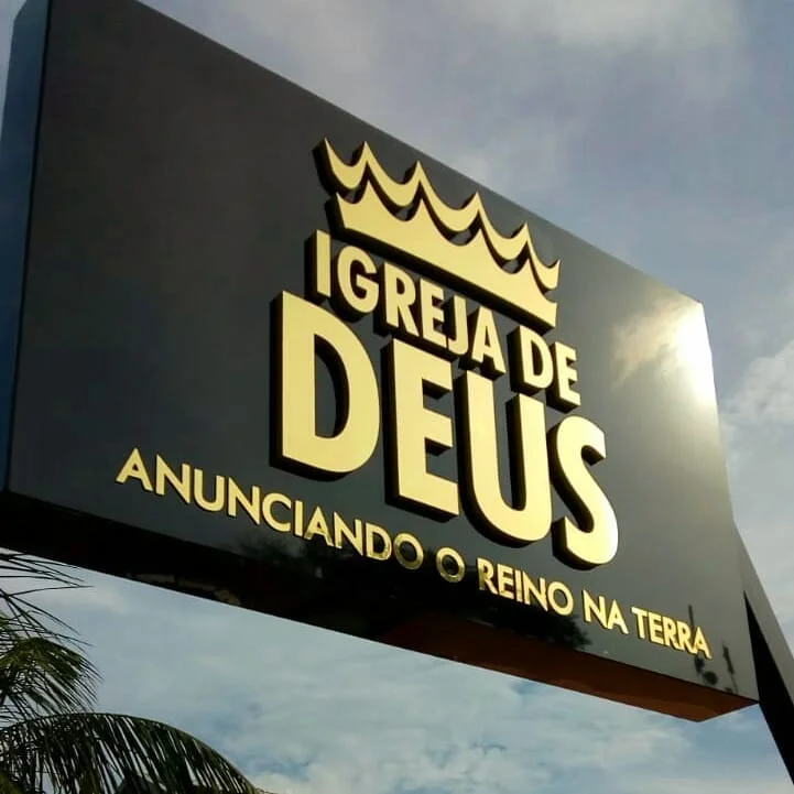 letra caixa em acm